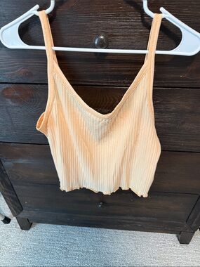 Old Navy Ribbed V-Neck Crop Tank - Peach
